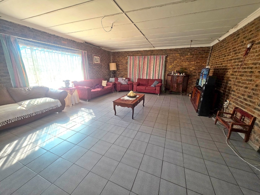 2 Bedroom Property for Sale in Oranjeville Free State